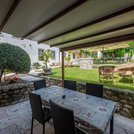 Apartment Casa Borgo Di Calmasino