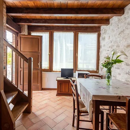 Casa Borgo Di Calmasino Apartment Bardolino