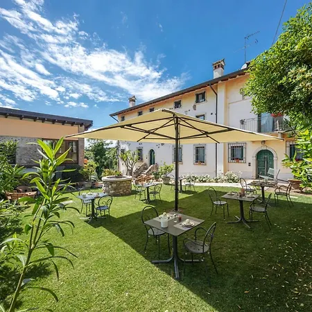 Casa Borgo Di Calmasino Apartment