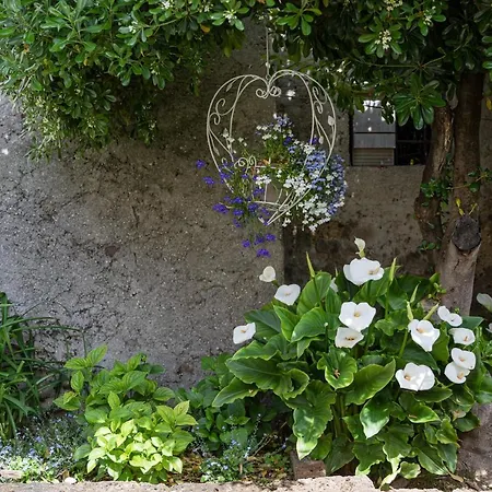 Casa Borgo Di Calmasino Bardolino